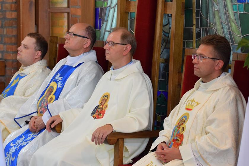  DOŻYNKI GMINNE w naszym kościele 