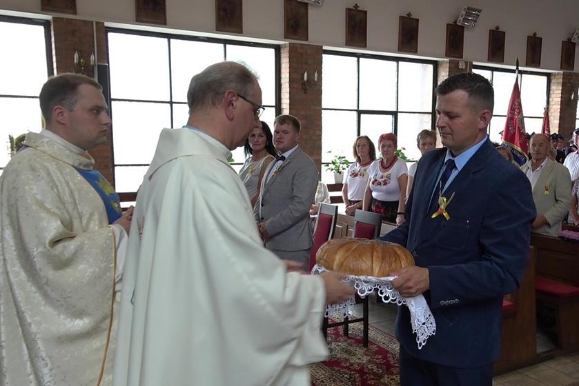  DOŻYNKI GMINNE w naszym kościele 