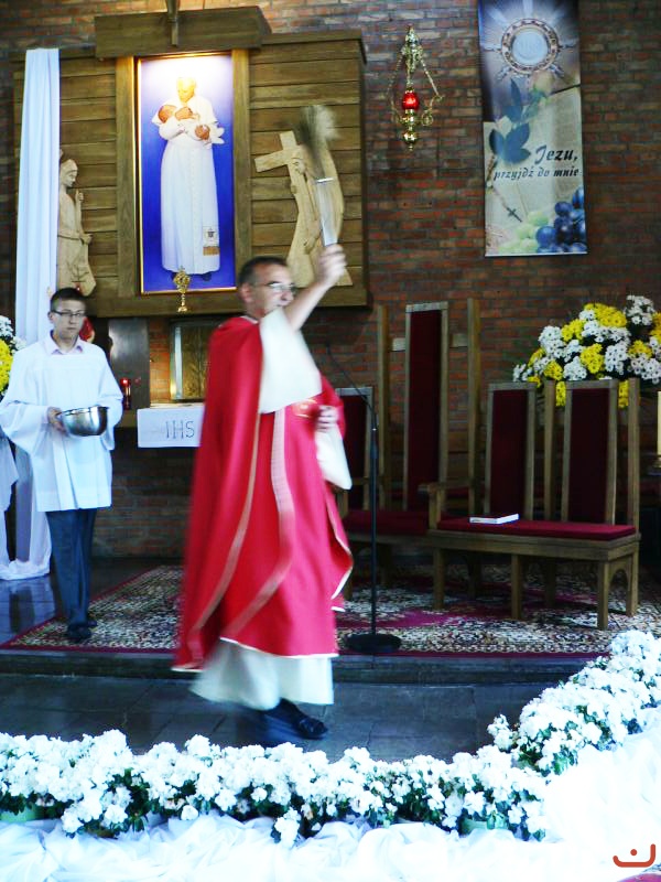 Poświęcenie chrzcielnicy